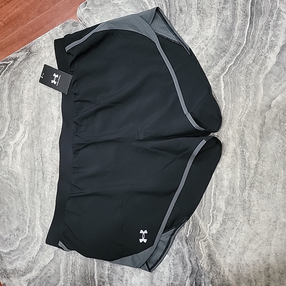 NWT Women's Plus size 3XL Under Armour running shorts